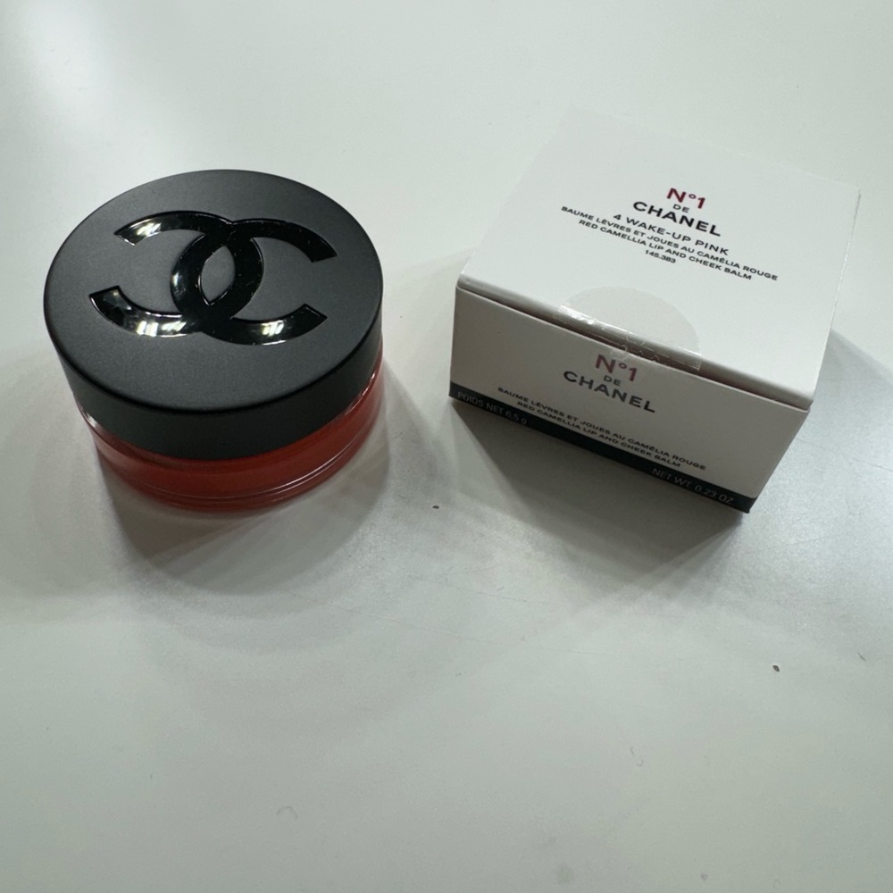 Chanel N°1 Lip & Cheek Balm